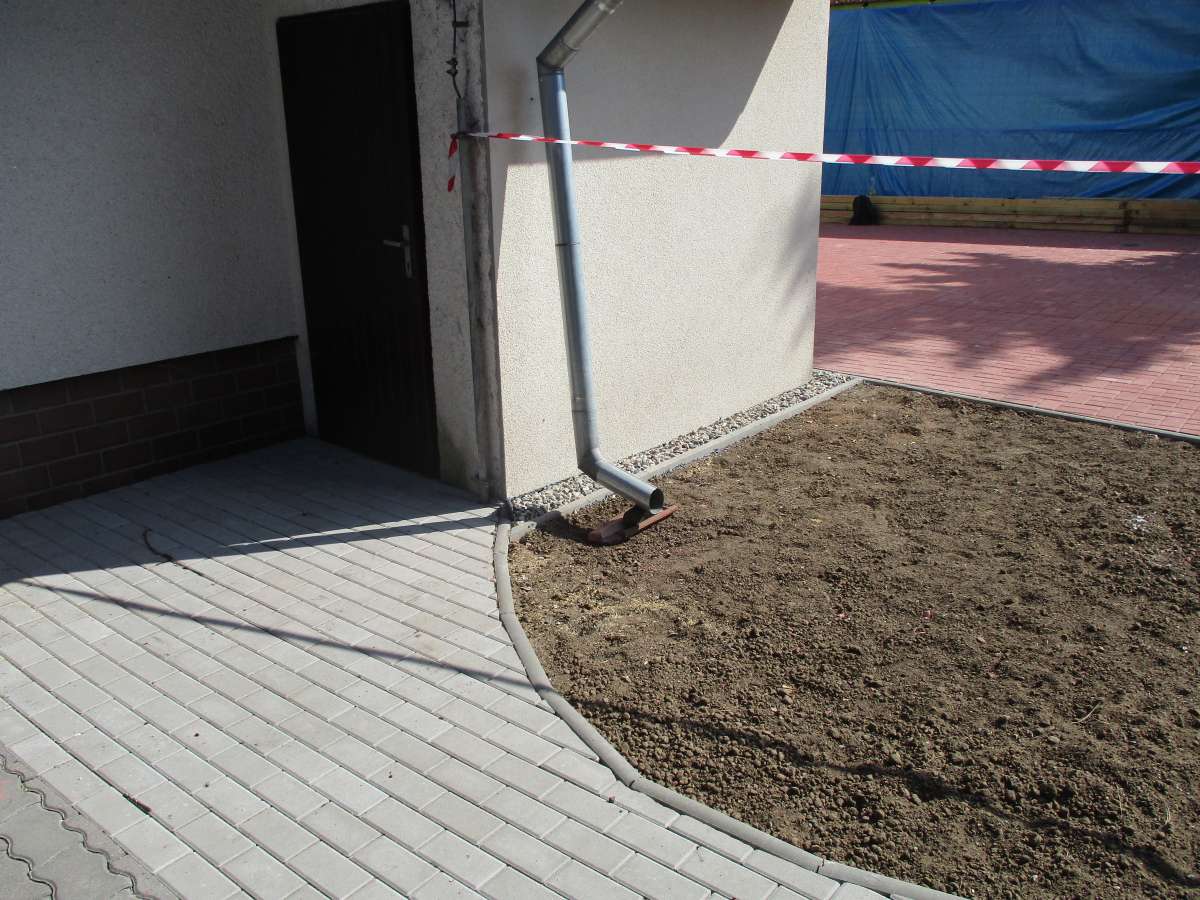 Zámkové dlažby, komunikace